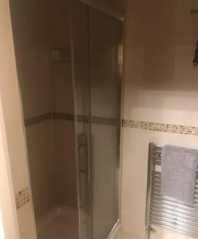 Private Comfortable Bedroom With Ensuite *